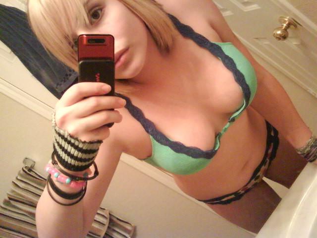 15P Naked selfshot emo teen girlfriends teasing