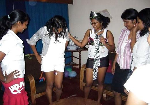 17P Indian girls private party