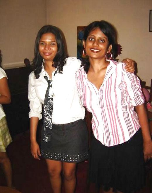 17P Indian girls private party