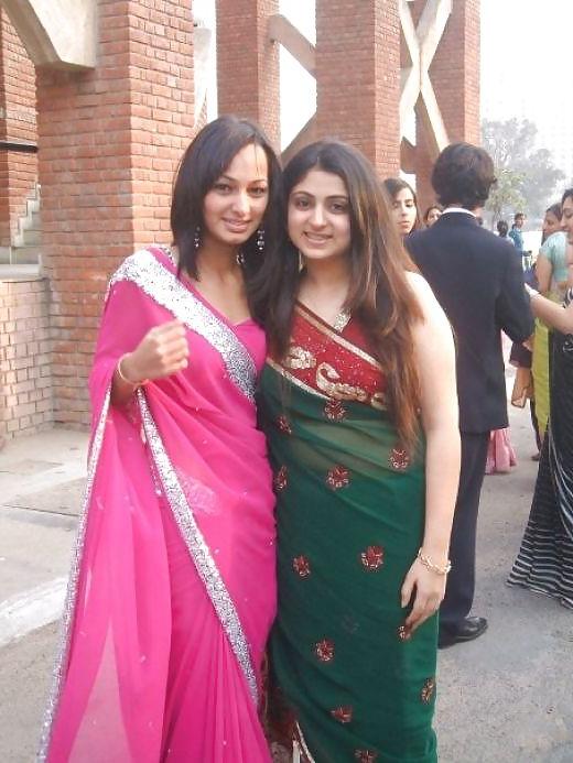 21P Sexy indian school girls