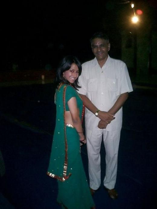 21P Sexy indian school girls