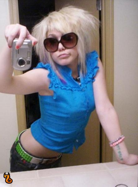 15P Selfshot cute emo teen girlfriends teasing