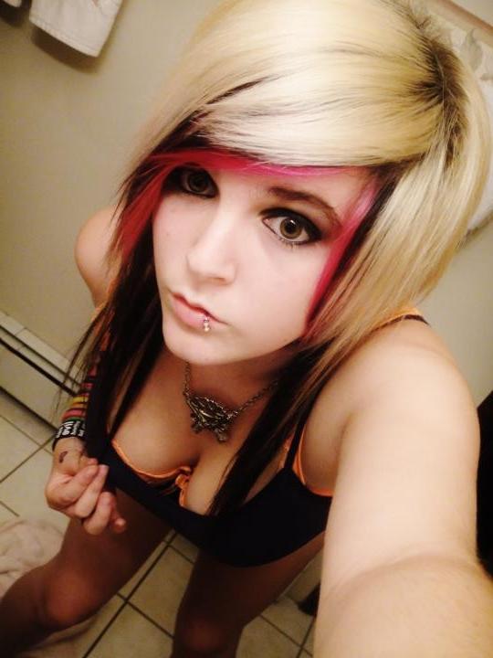 15P Topless selfshot emo teen gfs in panties