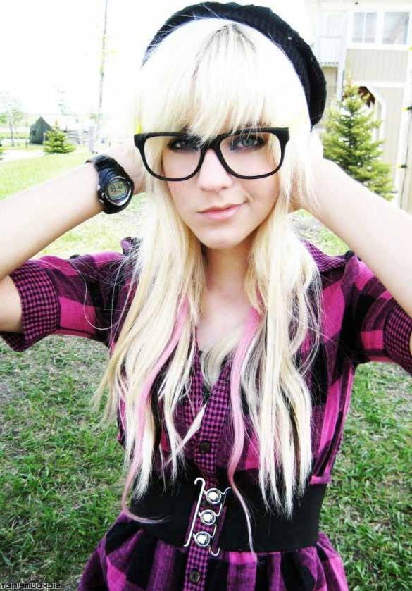 15P Topless selfshot emo teen gfs in panties