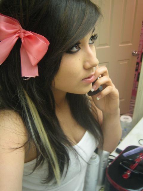 15P Topless selfshot emo teen gfs in panties