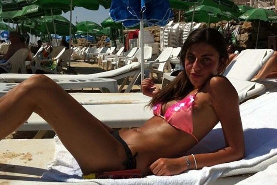 15P Steamy hot amateur Spanish chicks