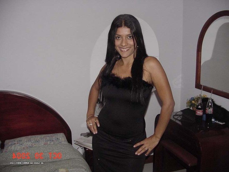 15P Steamy hot amateur Spanish chicks