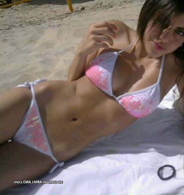 15P Steamy hot amateur Spanish chicks