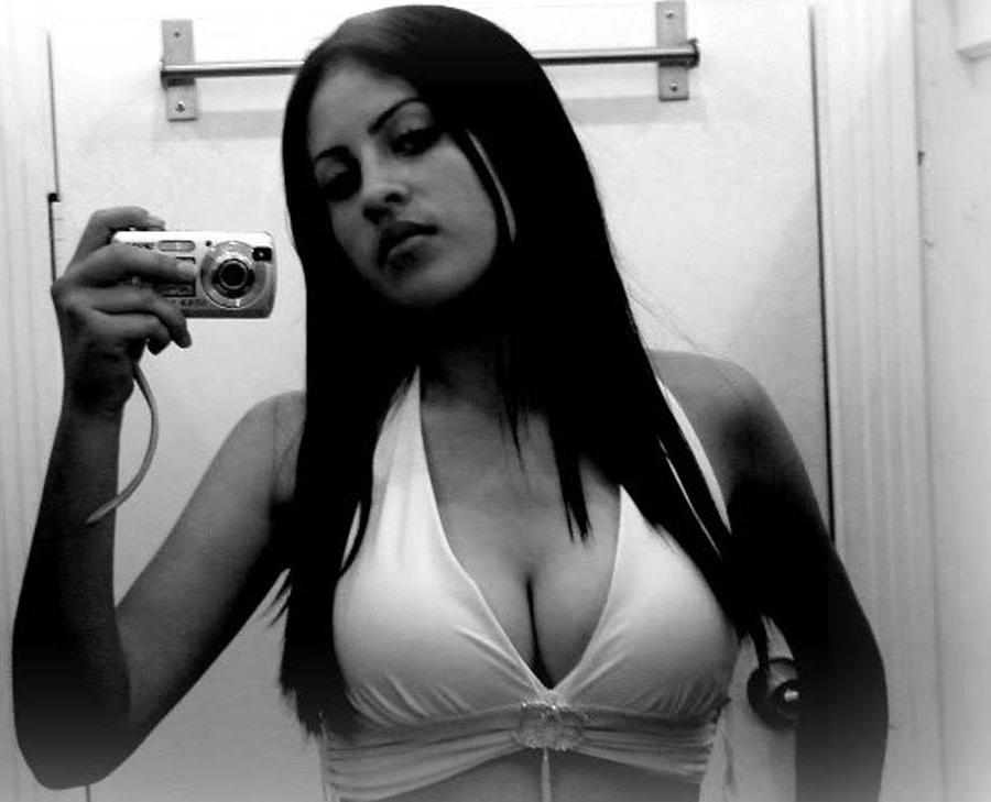 15P Collection of hot Spanish senoritas