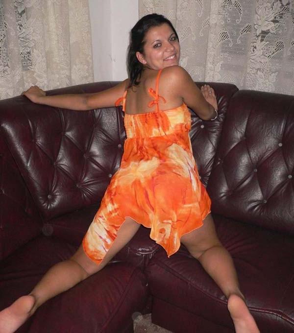 15P Spanish amateur senorita posing sexy