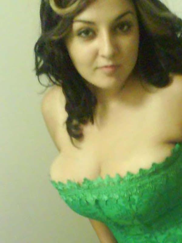 15P Two sexy amateur Spanish hotties