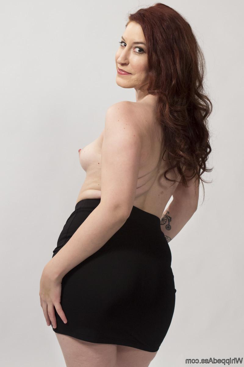 15P Casting Couch: MILF talent recruiter initiates horny lesbian slut!