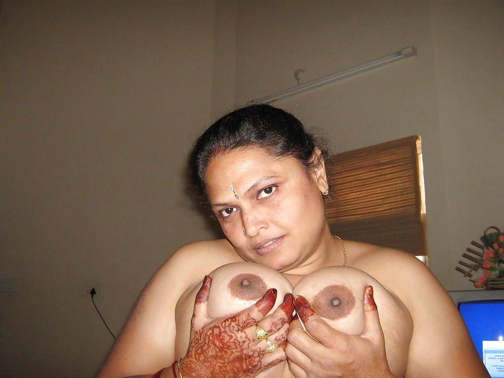 25P HOT INDIAN MATURE
