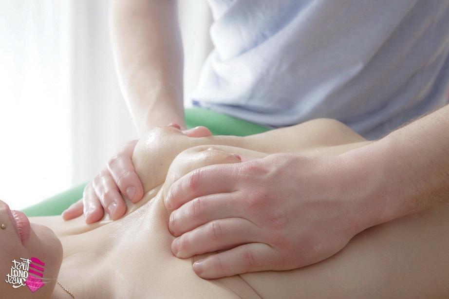15P Lana Roberts in anal hardcore fuckin after massage