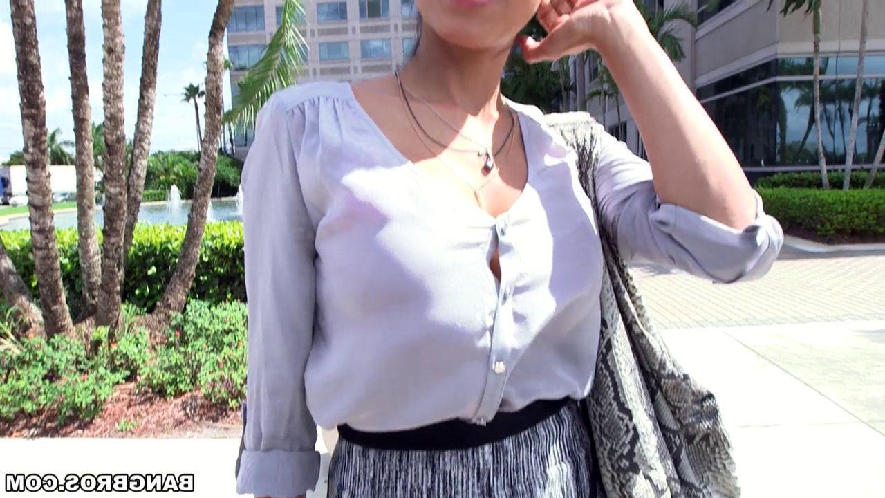 17P Latina milf Soffie loves the thrill of public analsex