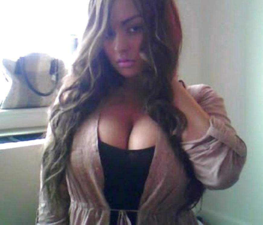 25P Cleveage Babes I Found On Saporno.com