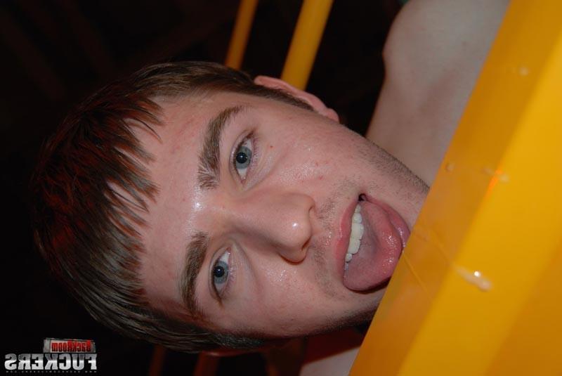 15P Young Twinks Milking The Cum