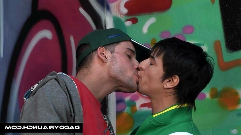 15P Two Daddy Type Hunks Having Sex