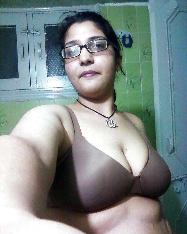 11P Indian hot