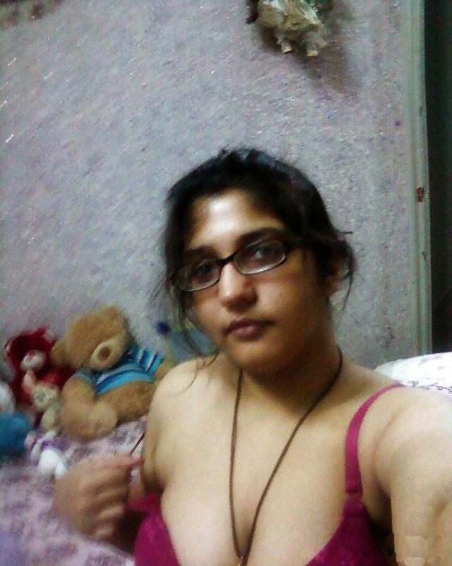 11P Indian hot