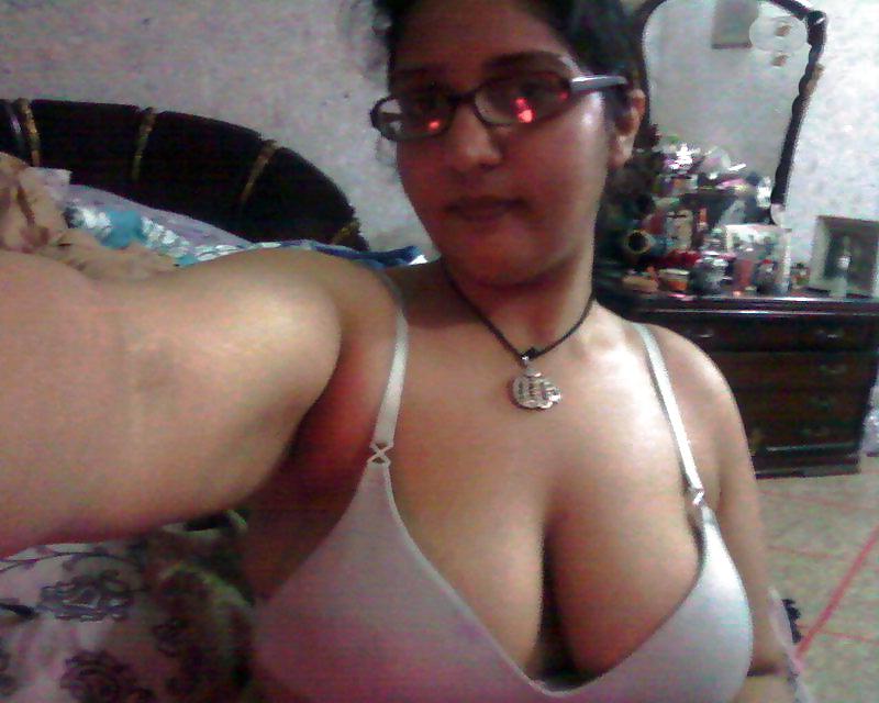 11P Indian hot