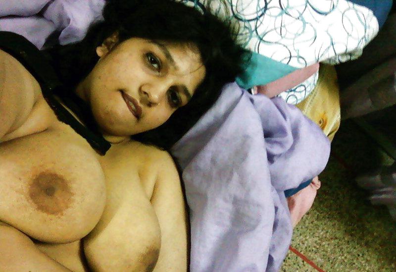 13P Hot indian showing big boobs