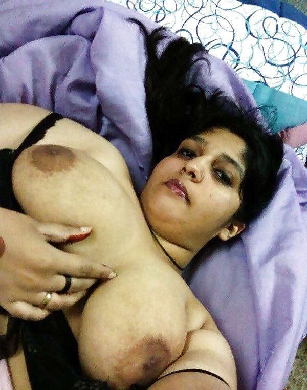13P Hot indian showing big boobs