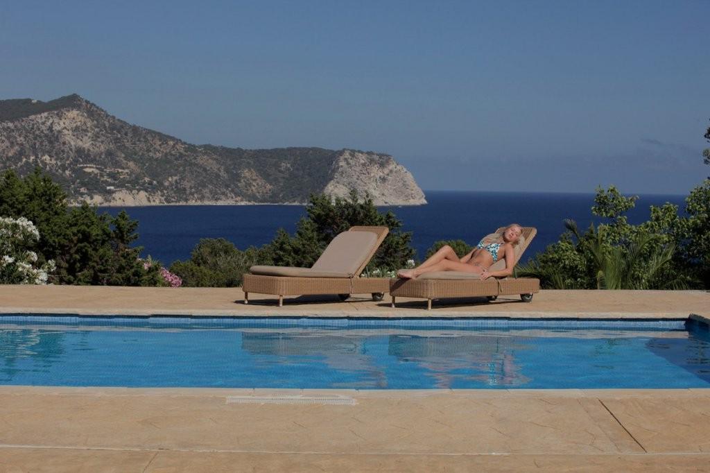 16P Gorgeous blonde model ass fucked by the pool on Ibiza