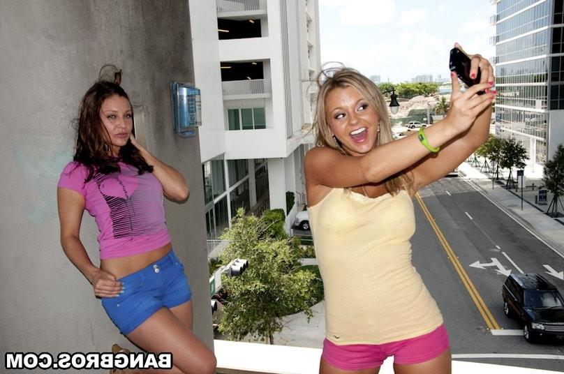 16P Blonde beauty Bree Olsen in a big ass threeway