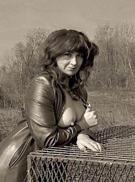 15P French vibus milf exhib