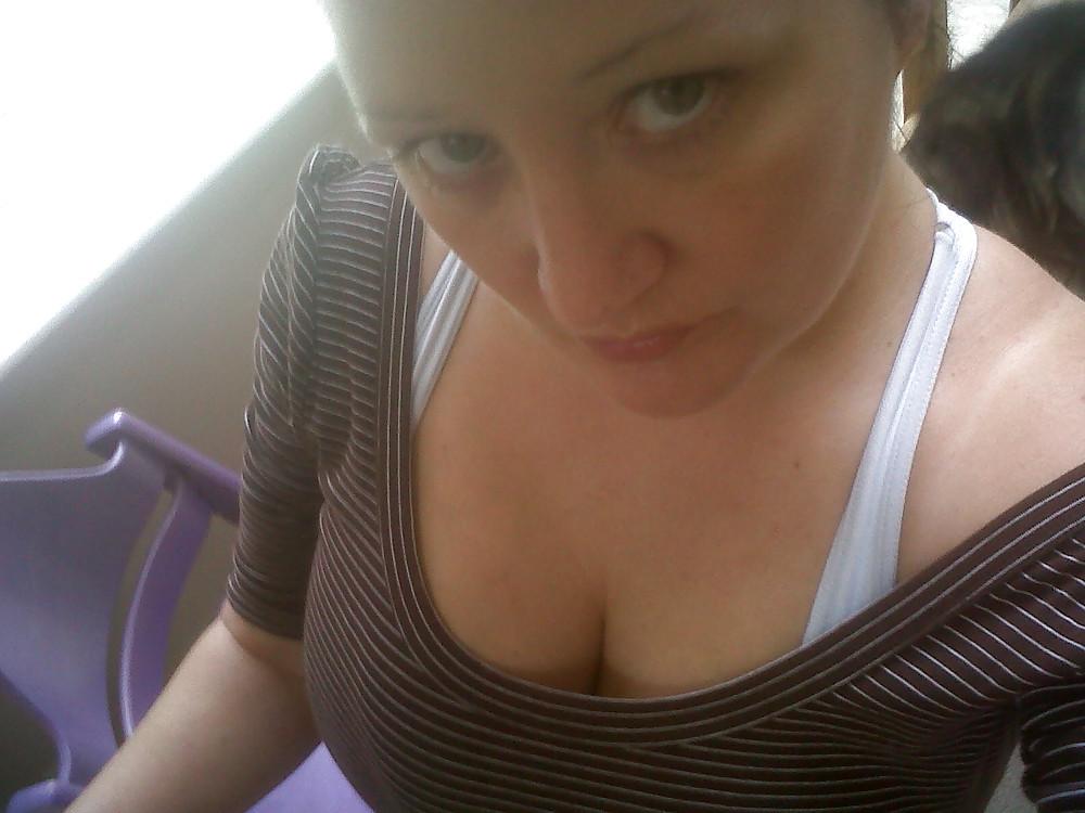 25P Selfshot Mom with  big bobs and nice pussy 