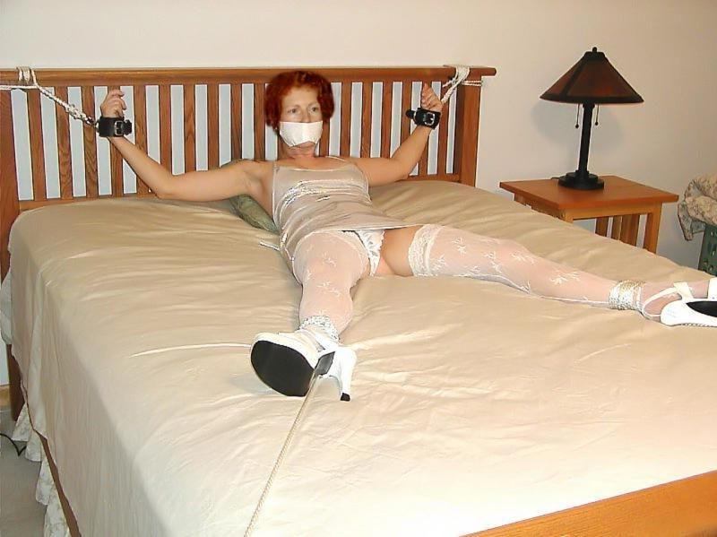 12P Sexy amateur girlfriends tied up at AmateurTied!