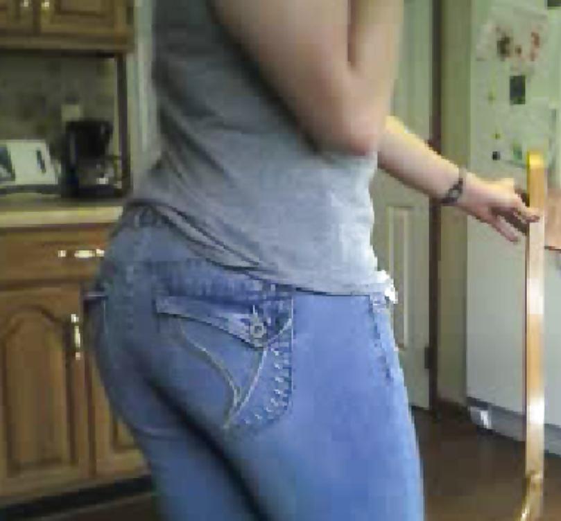 25P Greasy and round bounce big ASS amateurs