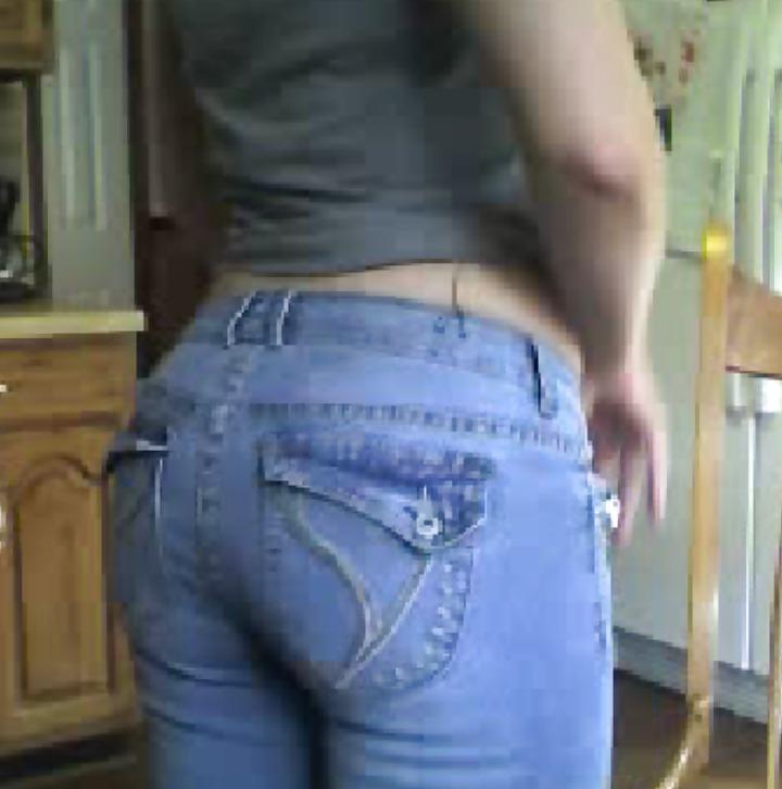 25P Greasy and round bounce big ASS amateurs