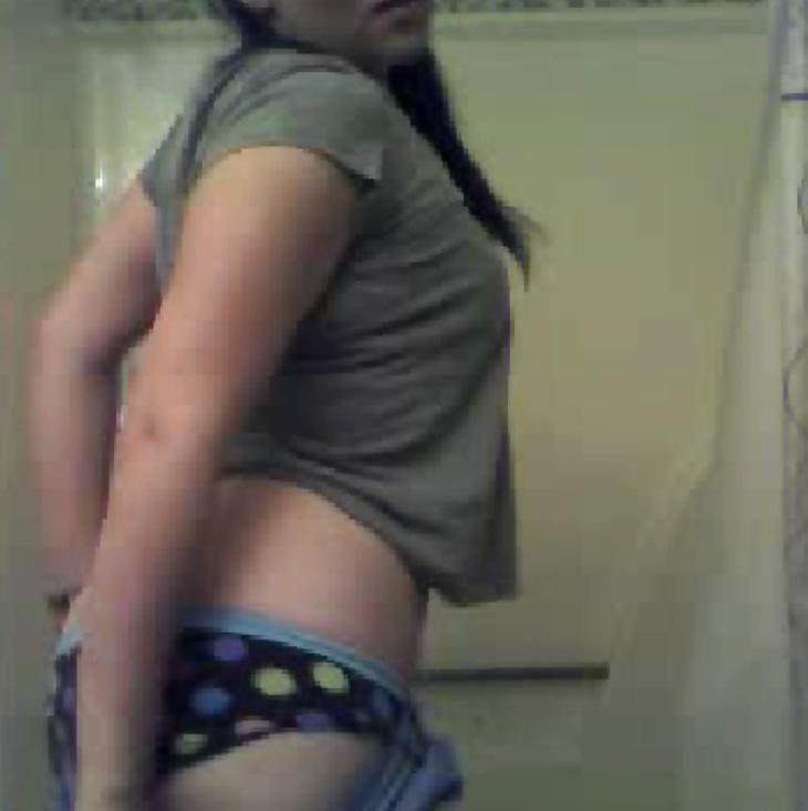 25P Greasy and round bounce big ASS amateurs