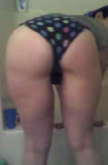 25P Greasy and round bounce big ASS amateurs