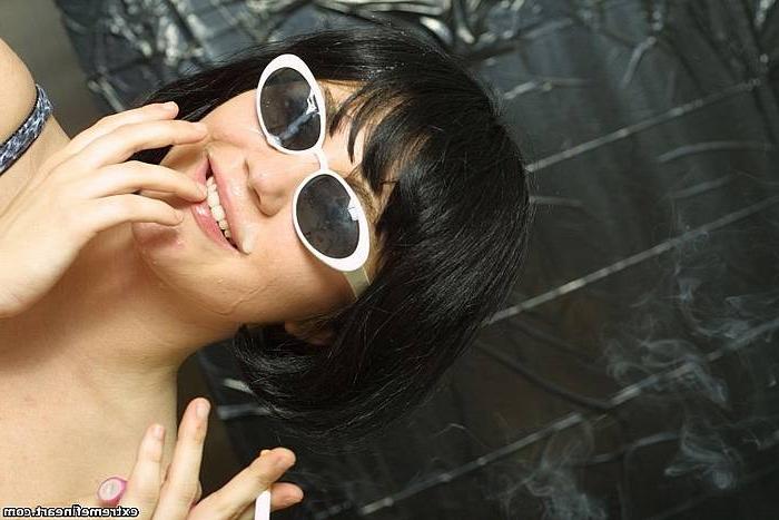 15P Anal freak smoking after getting a facial