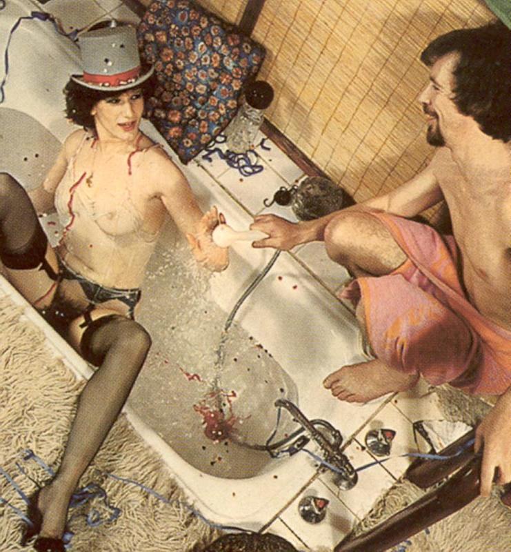 16P Retro couple having a fuck party in the bathtub