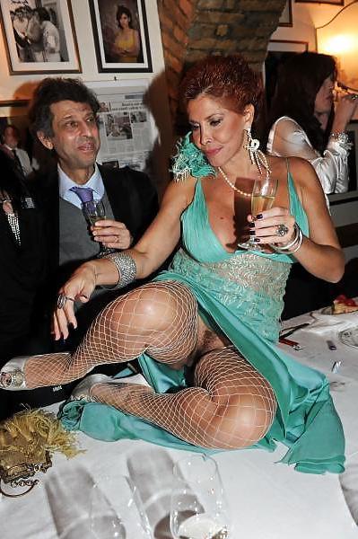 25P Boobs, Upskirt no slip, and more