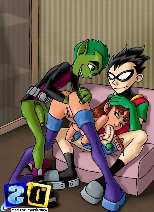 12P Horny HawkGirl gets soaked with sperm in her booty