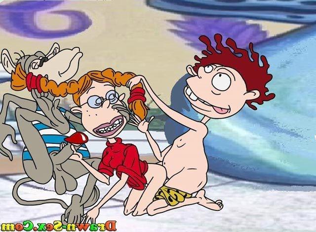 12P Eliza Thornberry shares Frank's dick and eats sperm 