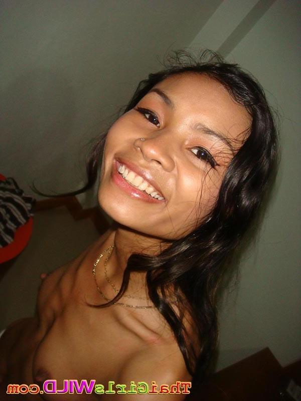 16P Amazing hot petite Thai babe Polly shaves her pussy then fucks