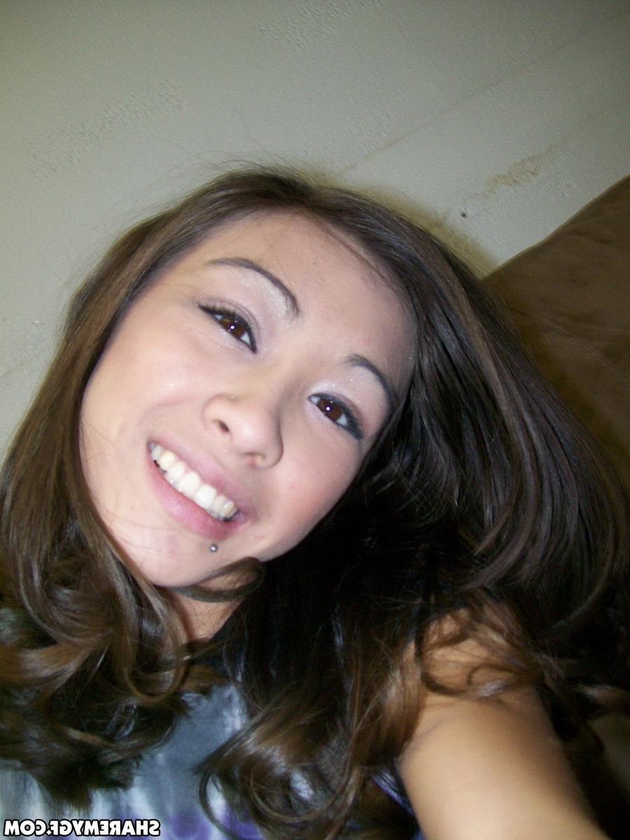 12P Cute Asian girlfriend teases in nude selfshot pictures