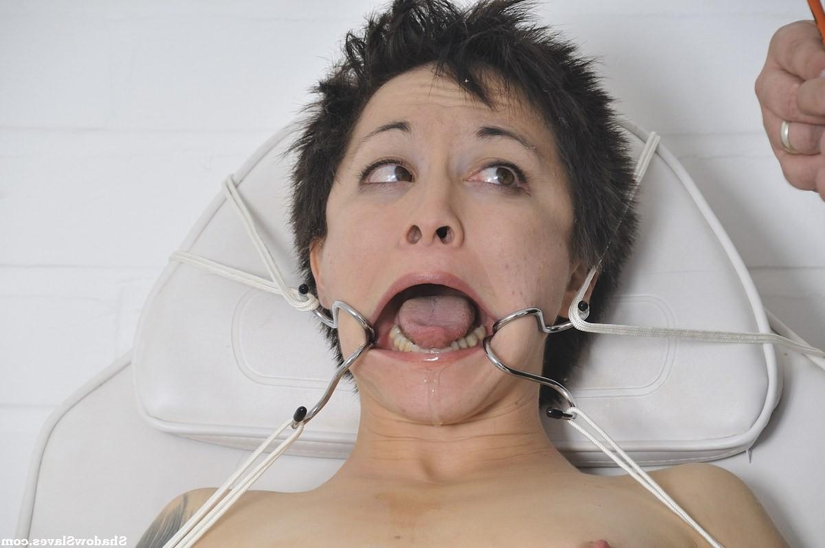 15P Polynese slave Mei Mara in facial needle torture and medical fet