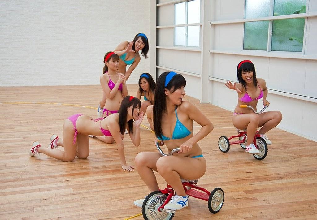 12P Hot and sexy japanese idols in sport festival