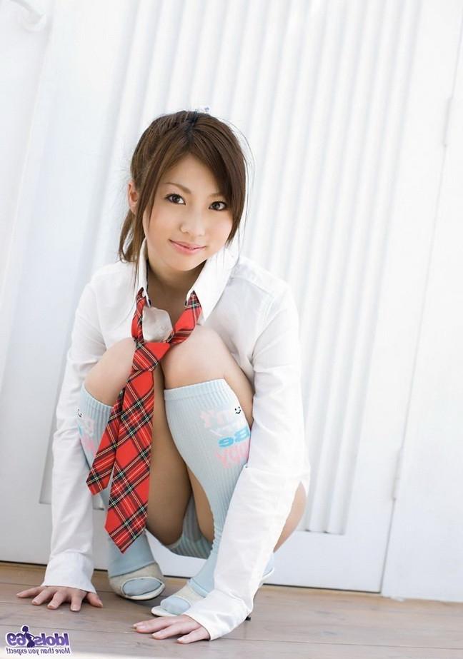 15P Asian schoolgirl Risa Chigasaki strips showin body