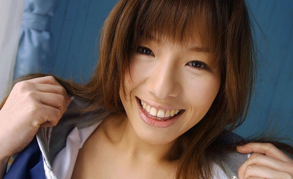 15P Sweet japanese schoolgirl Towa Aino shows her tits
