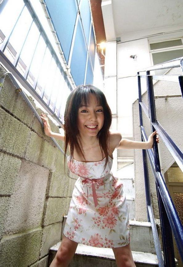 8P Hot japanese model Yui Hasumi shows tits and pussy
