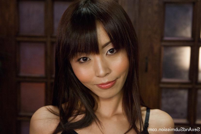 15P Marica Hase japanese masseuse is fucked in bondage