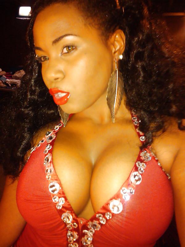 11P SMOKING HOT GIRLS